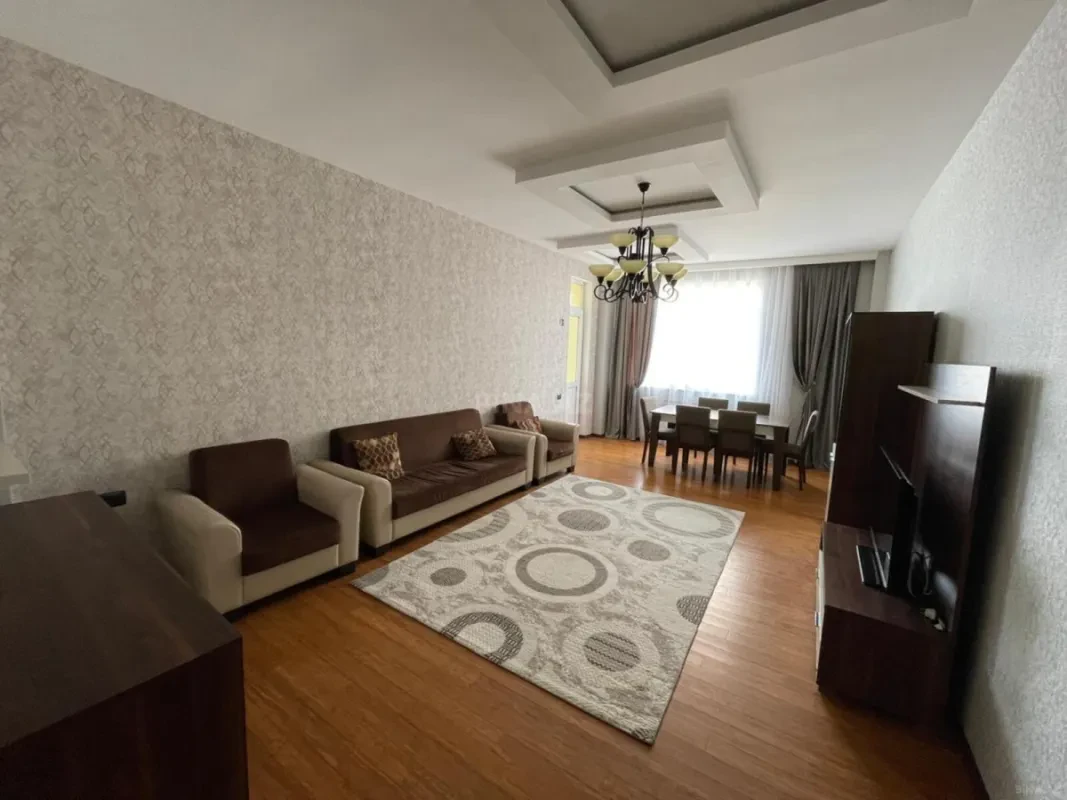 Kirayə verilir 3 otaqlı mənzil 160 m²