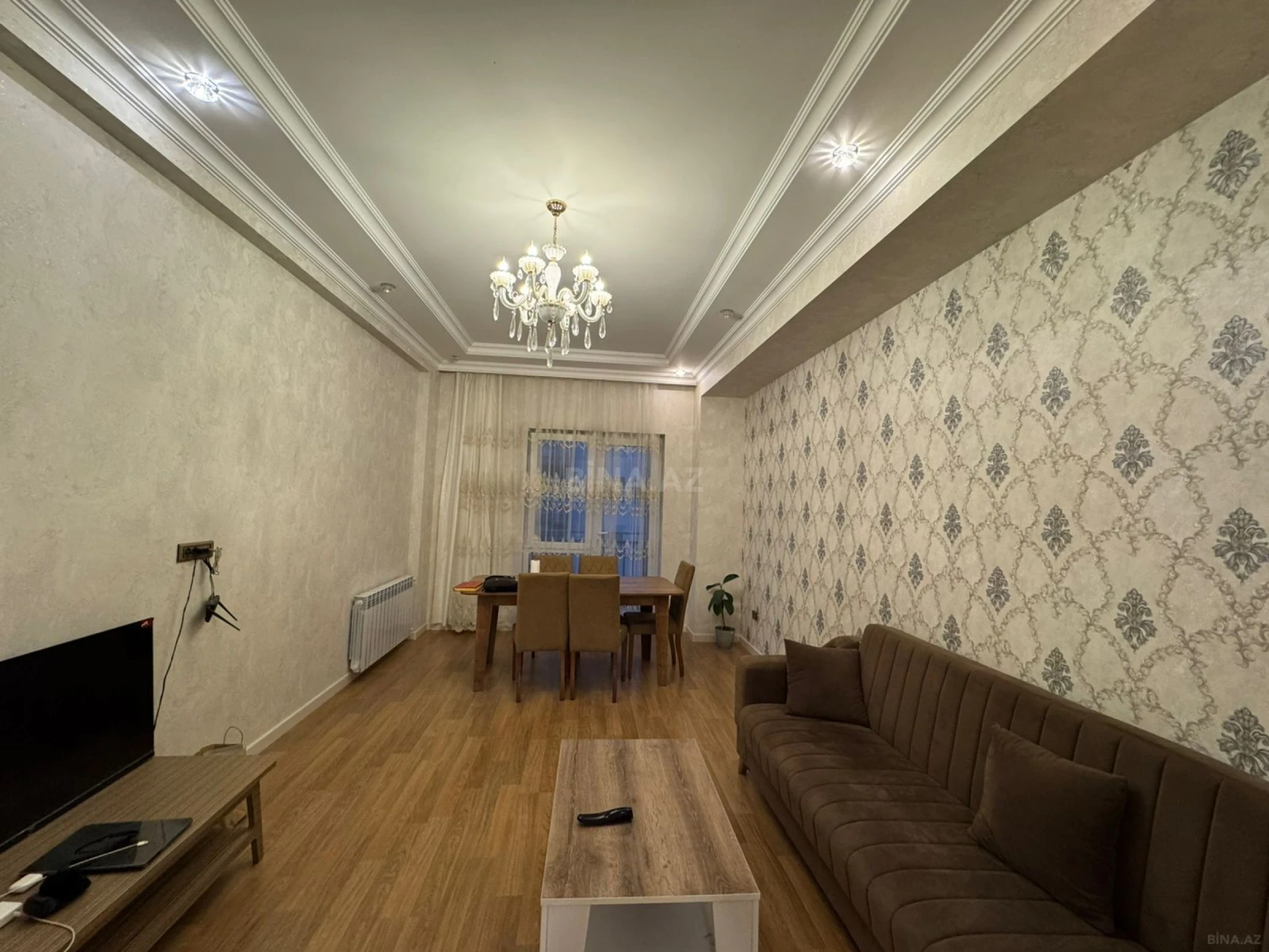 Kirayə verilir 4 otaqlı mənzil 135 m²