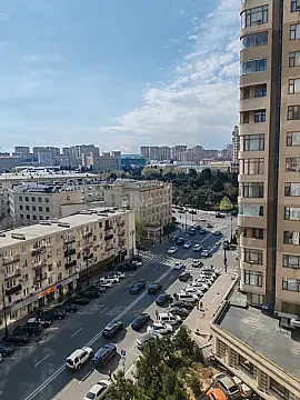 Kirayə verilir 3 otaqlı mənzil 110 m² — Bakı 3 otaq 110.00 m²