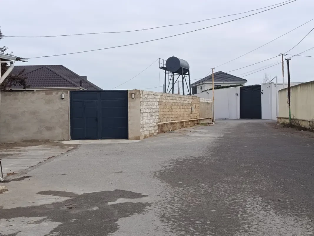 Satılır 7 otaqlı həyət evi 400 m²