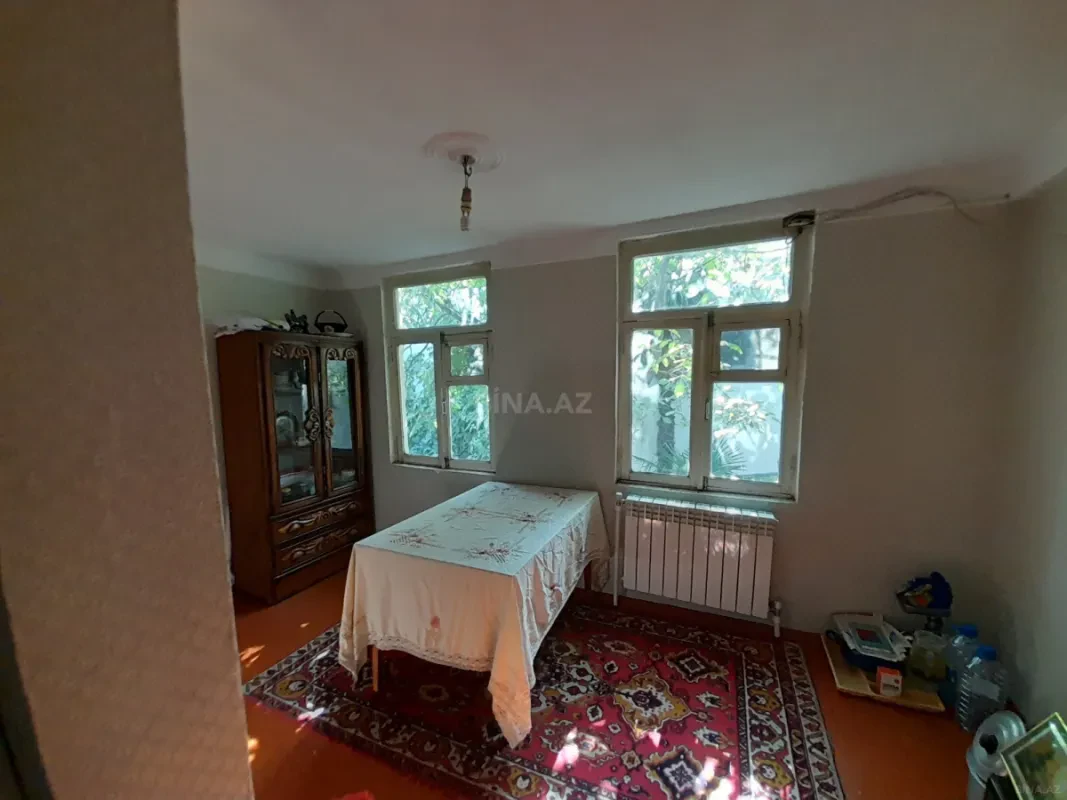Satılır 5 otaqlı həyət evi 400 m²