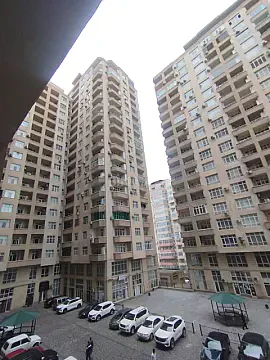 Satılır 3 otaqlı mənzil 135 m² — Bakı 3 otaq 135.00 m²