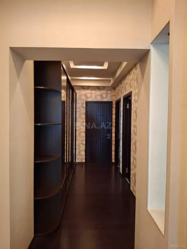 Satılır 4 otaqlı mənzil 160 m²