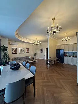 Satılır 3 otaqlı mənzil 165 m² — Bakı, Nizami 3 otaq 165.00 m²