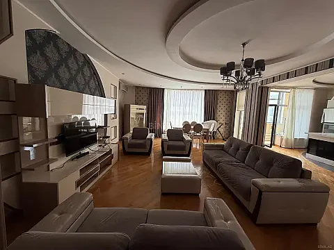 Kirayə verilir 3 otaqlı mənzil 150 m² — Bakı, Nizami 3 otaq 150.00 m²
