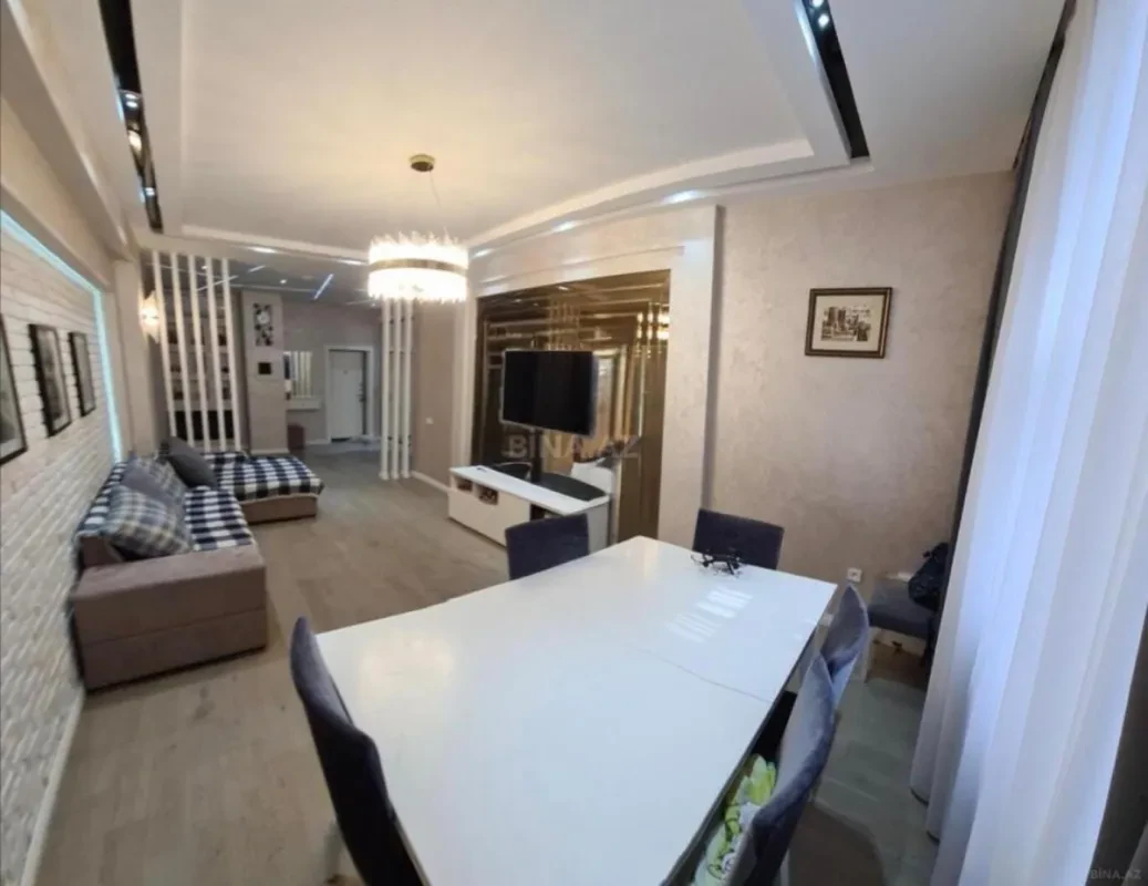 Satılır 3 otaqlı mənzil 120 m²