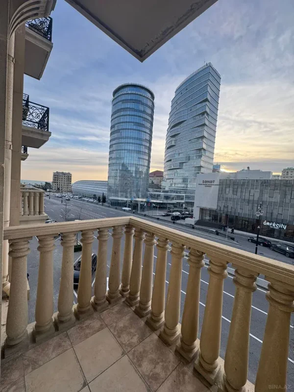 Satılır 2 otaqlı mənzil 60 m²
