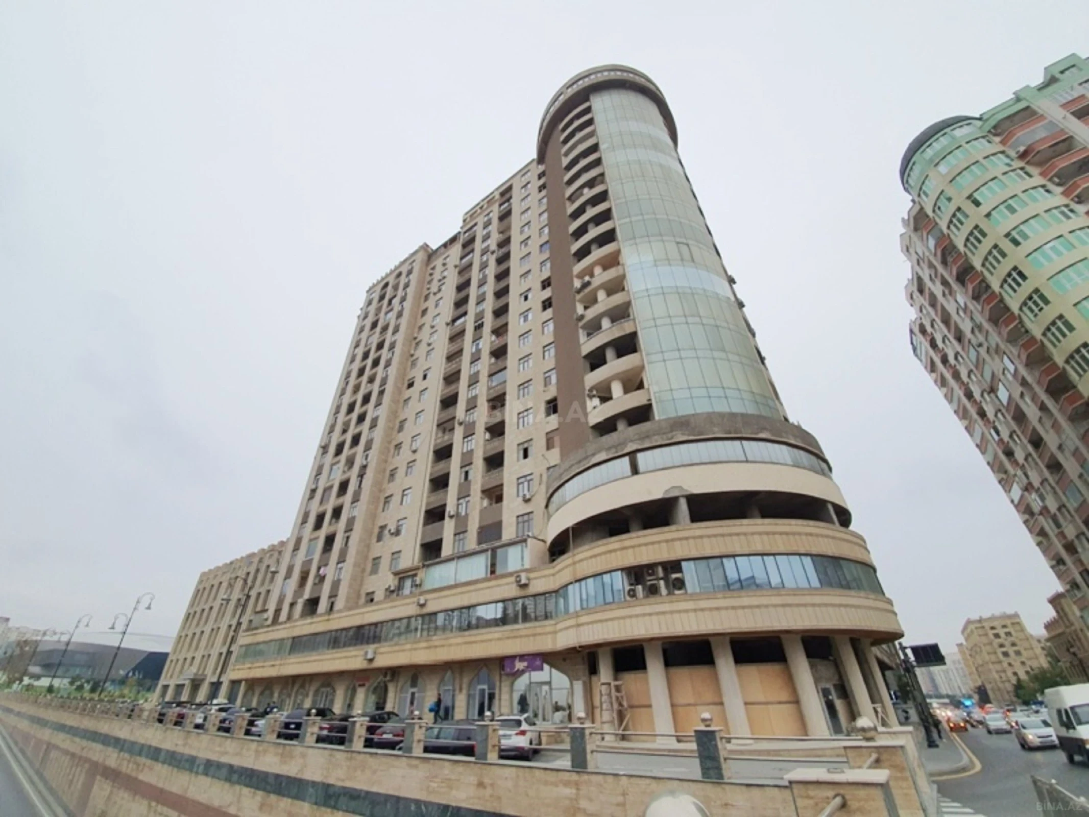 Kirayə verilir 10 otaqlı ofis 550 m²