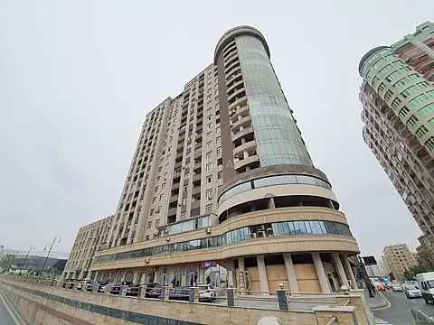 Kirayə verilir 10 otaqlı ofis 550 m² — Bakı 10 otaq 550.00 m²