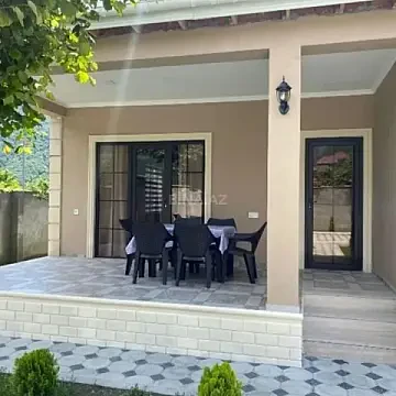 Kirayə verilir 4 otaqlı həyət evi 70 m² — Qax 4 otaq 70.00 m²