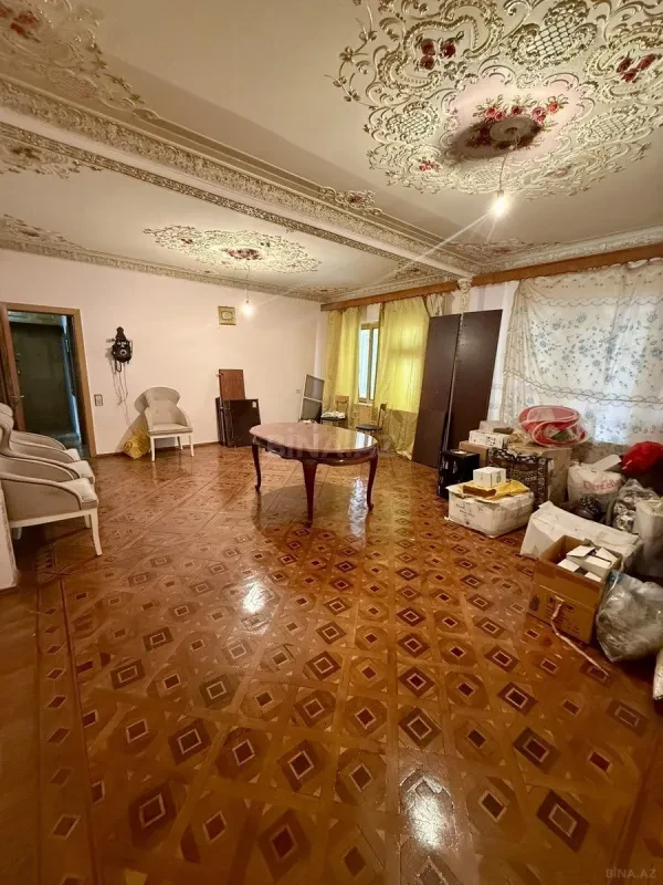 Satılır 4 otaqlı mənzil 100 m²