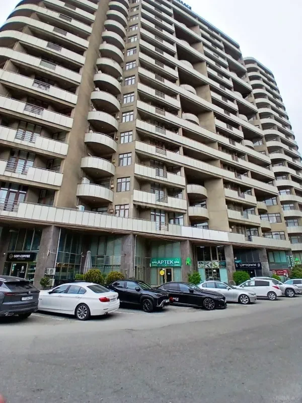 Kirayə verilir 3 otaqlı mənzil 120 m²