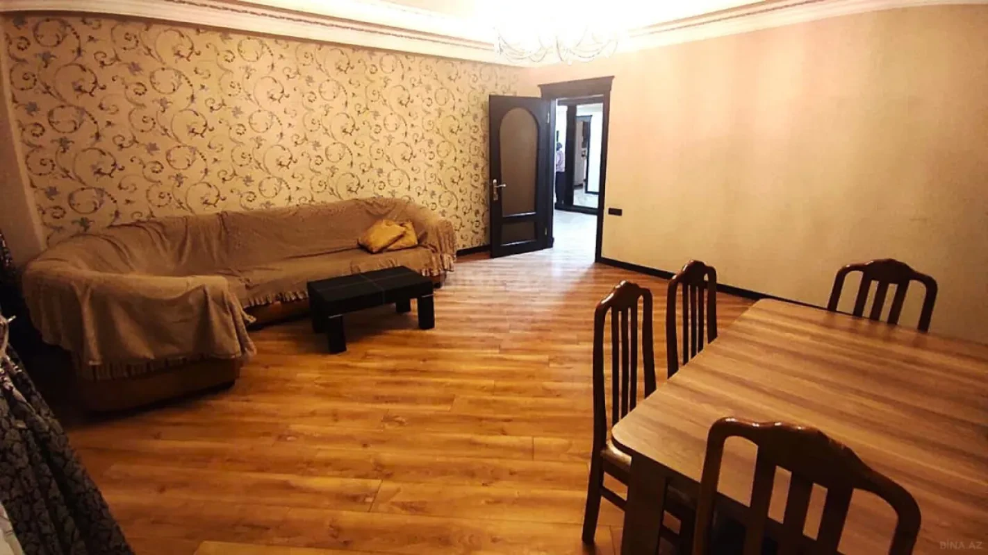 Kirayə verilir 3 otaqlı mənzil 130 m²