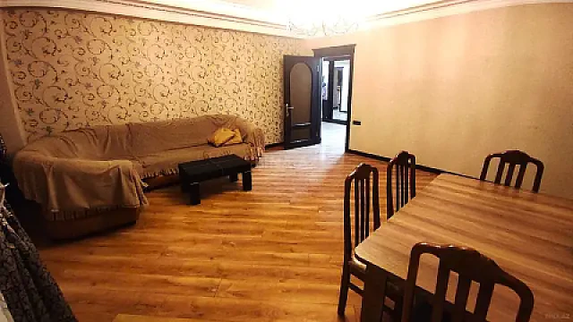 Kirayə verilir 3 otaqlı mənzil 130 m² — Bakı 3 otaq 130.00 m²