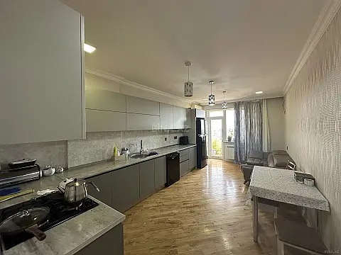 Kirayə verilir 2 otaqlı mənzil 75 m²