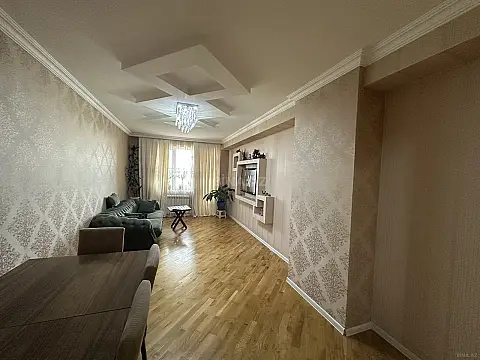 Kirayə verilir 2 otaqlı mənzil 75 m²