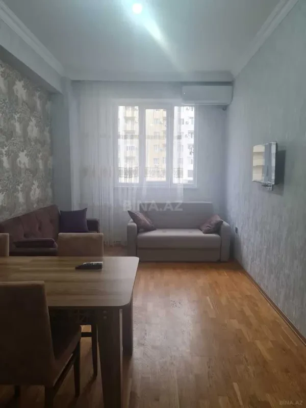 Kirayə verilir 2 otaqlı mənzil 60 m²