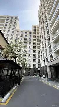Satılır 3 otaqlı mənzil 100 m² — Bakı, İnşaatçılar 3 otaq 100.00 m²