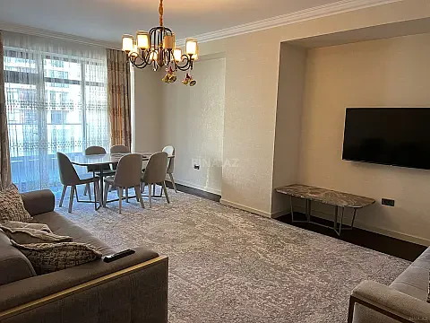 Satılır 4 otaqlı mənzil 165 m² — Bakı 4 otaq 165.00 m²