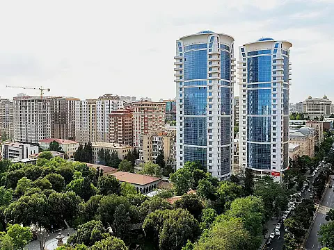 Satılır 4 otaqlı mənzil 239 m² — Bakı, Nizami 4 otaq 239.00 m²