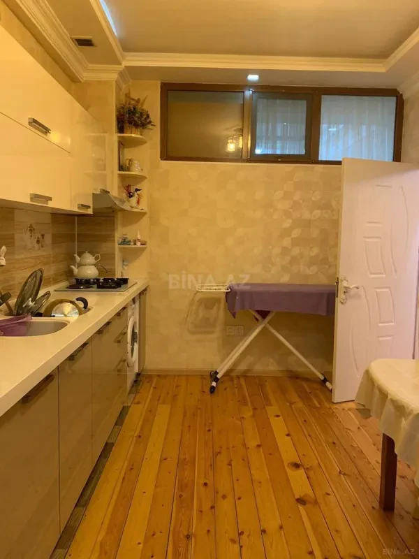 Kirayə verilir 2 otaqlı mənzil 65 m²