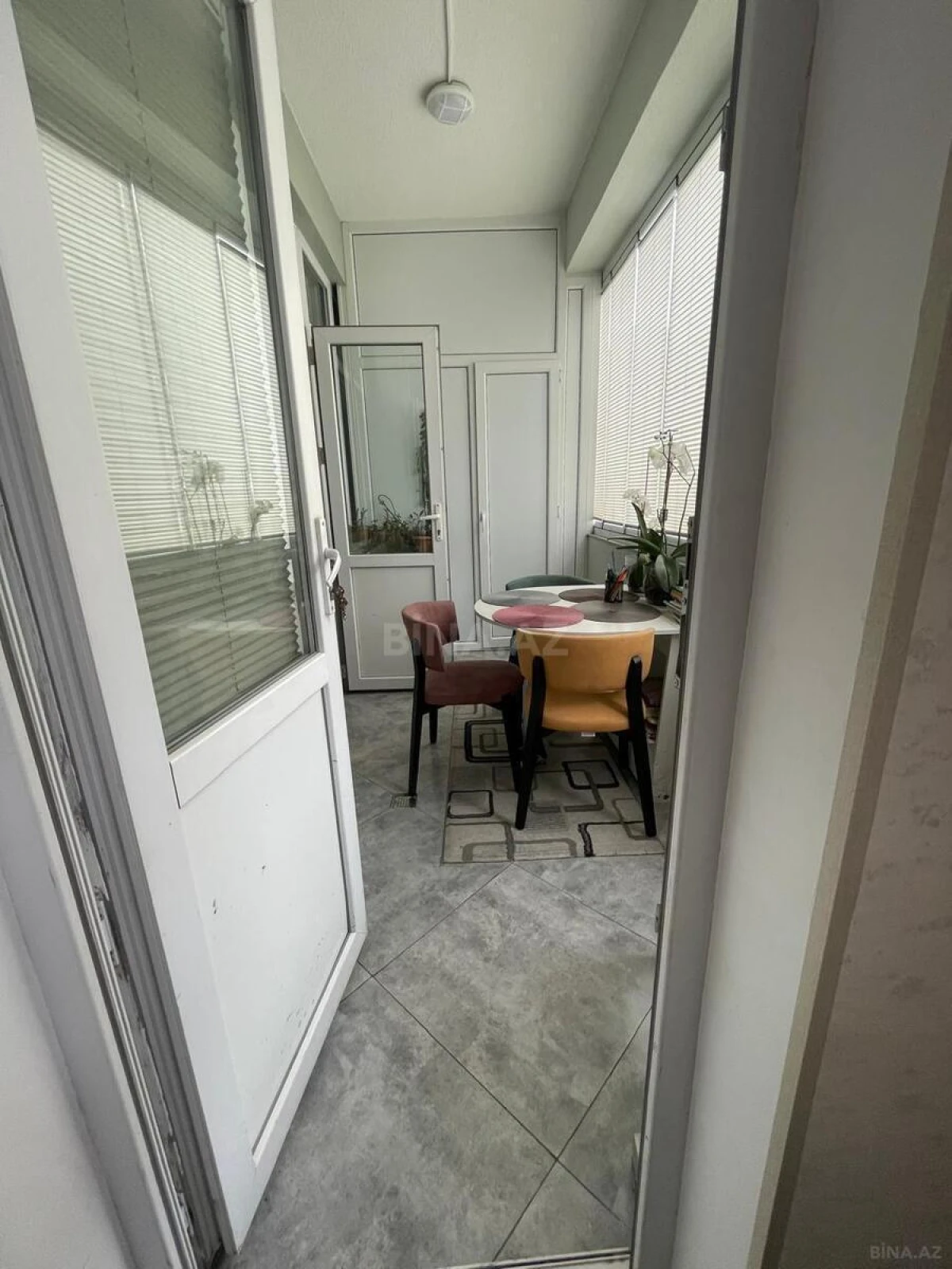 Satılır 2 otaqlı mənzil 98 m²