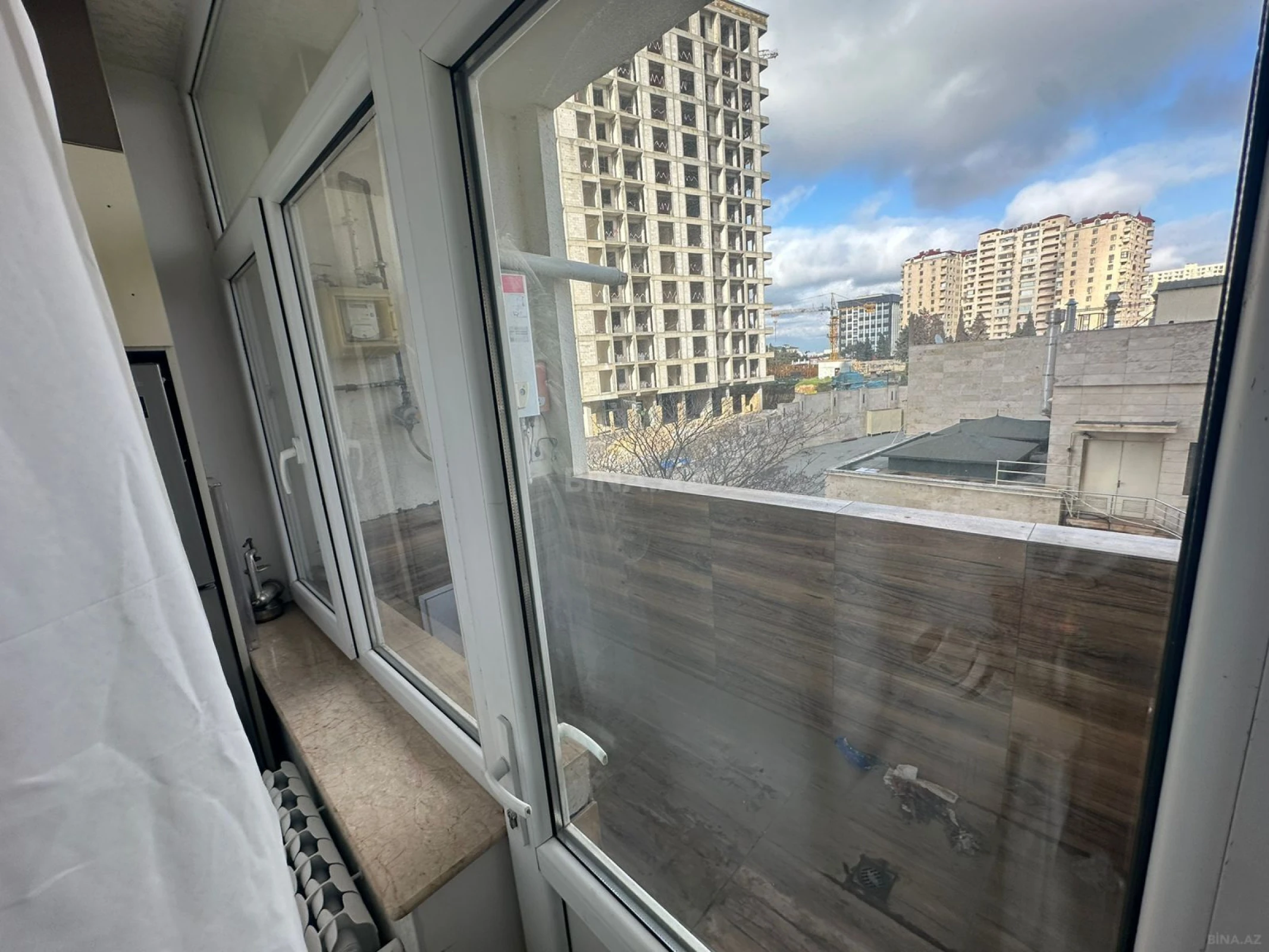 Kirayə verilir 3 otaqlı mənzil 105 m²