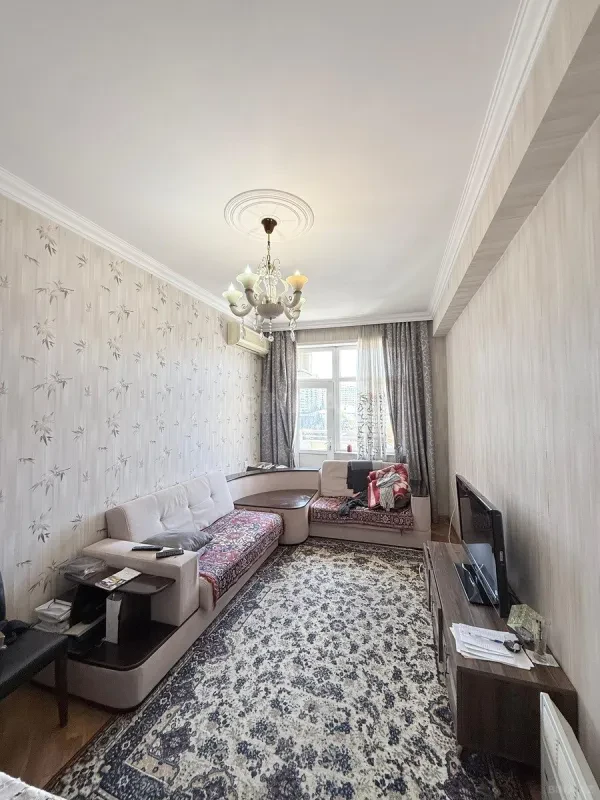 Satılır 2 otaqlı mənzil 65 m²