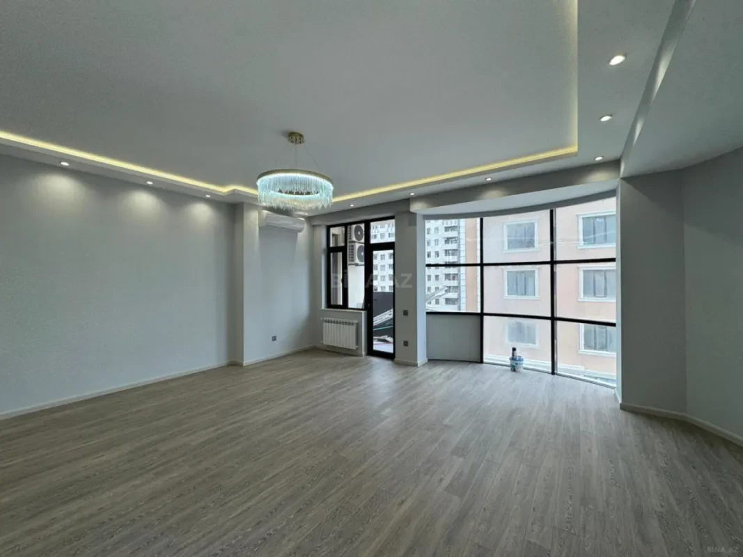 Kirayə verilir 3 otaqlı mənzil 140 m²