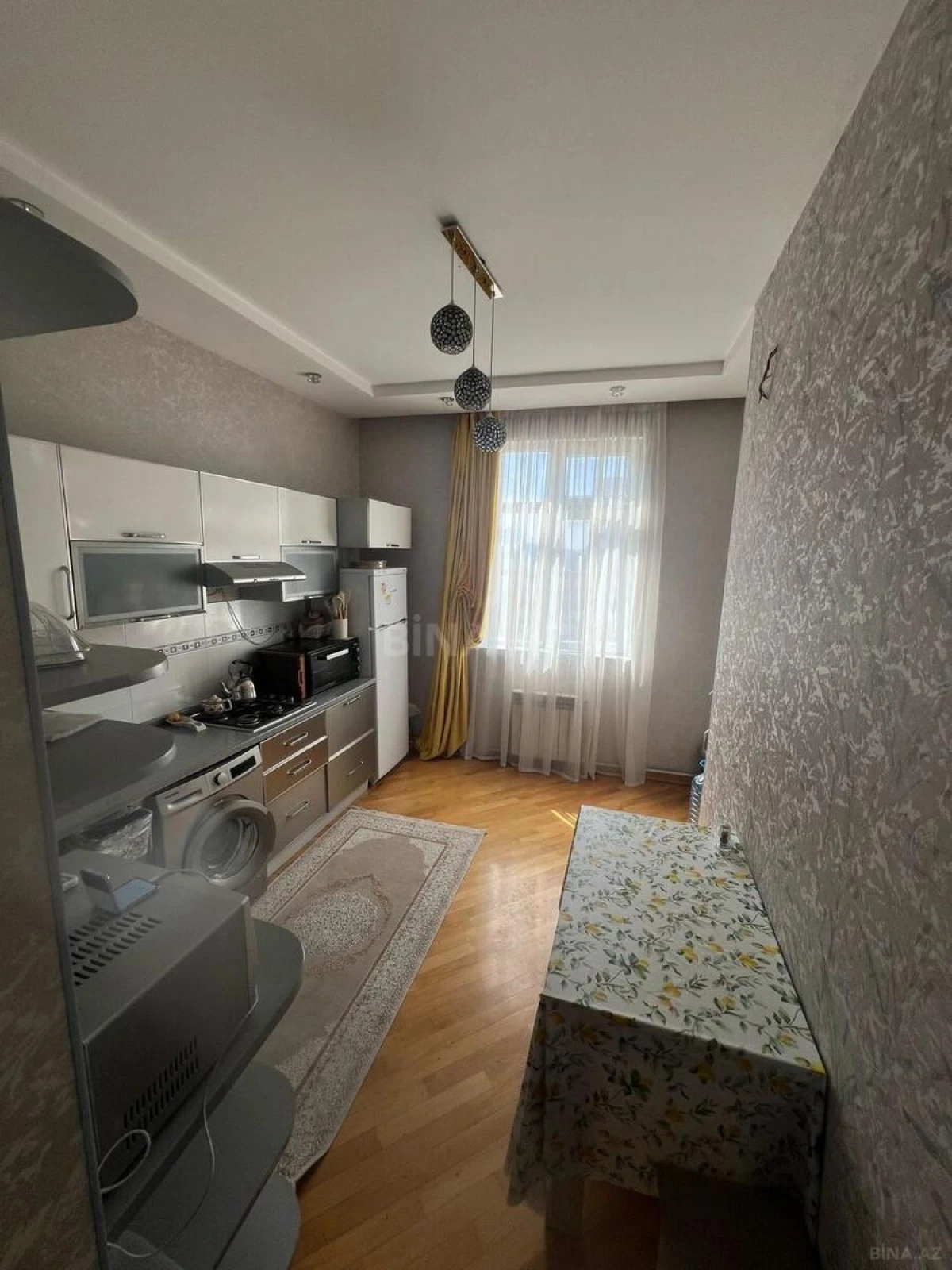 Kirayə verilir 2 otaqlı mənzil 80 m²