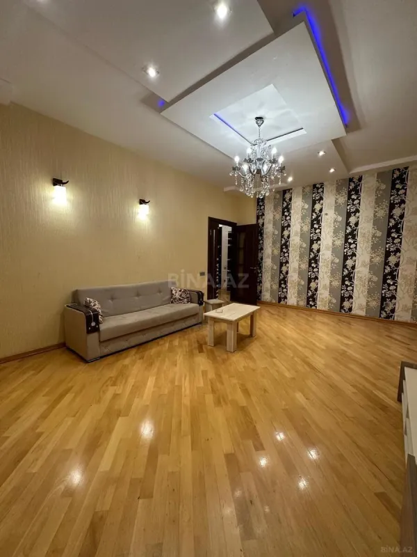Kirayə verilir 2 otaqlı mənzil 80 m²