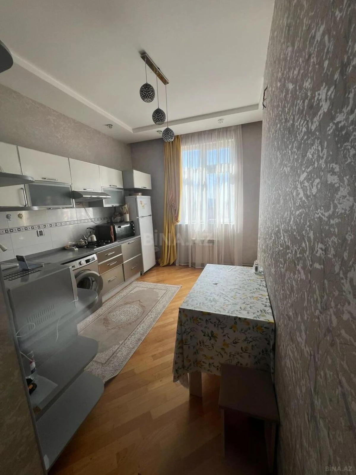 Kirayə verilir 2 otaqlı mənzil 80 m²