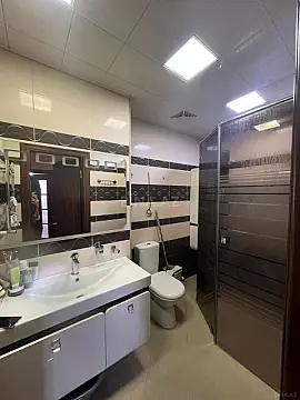 Kirayə verilir 2 otaqlı mənzil 80 m²
