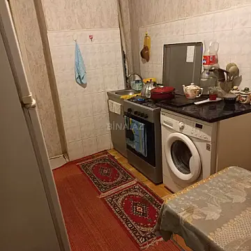 Satılır 4 otaqlı mənzil 95 m²