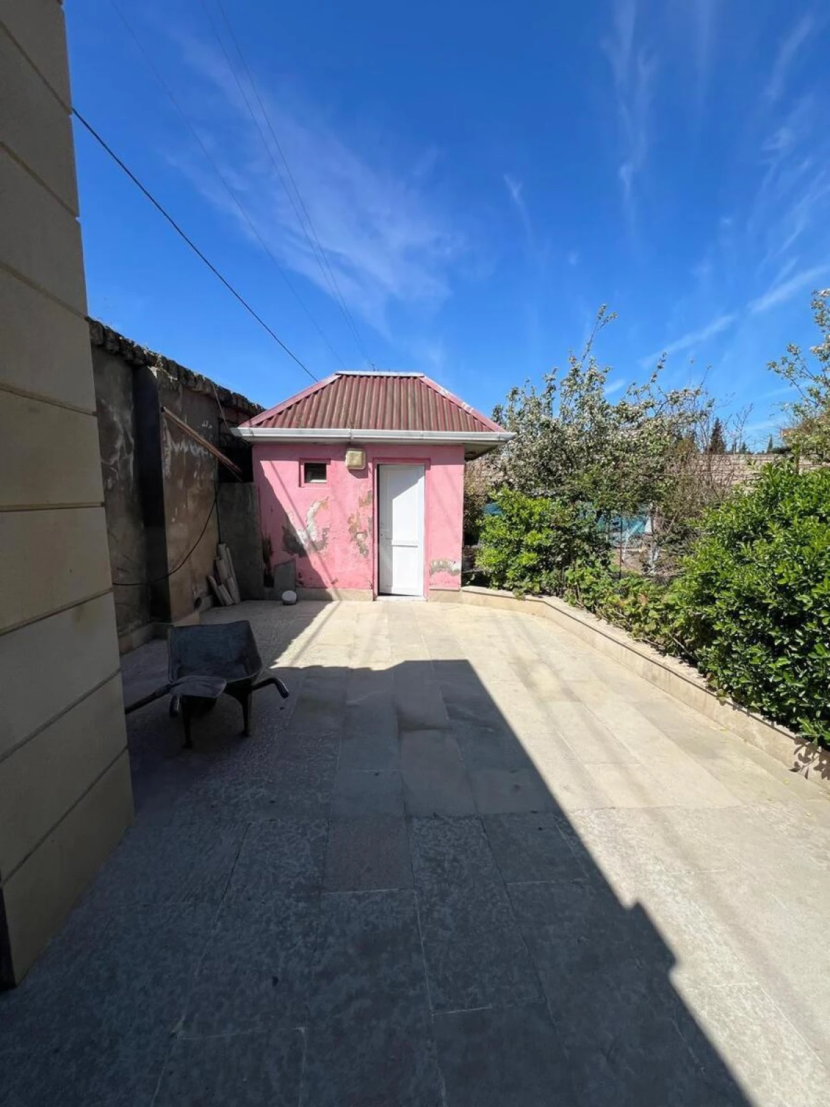 Satılır 7 otaqlı həyət evi 300 m²