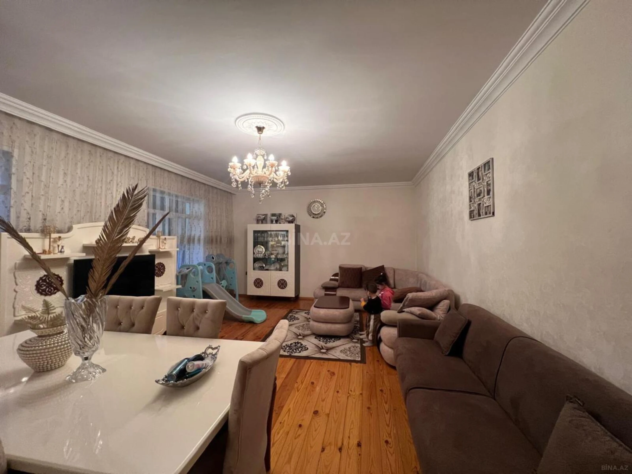 Satılır 7 otaqlı həyət evi 300 m²