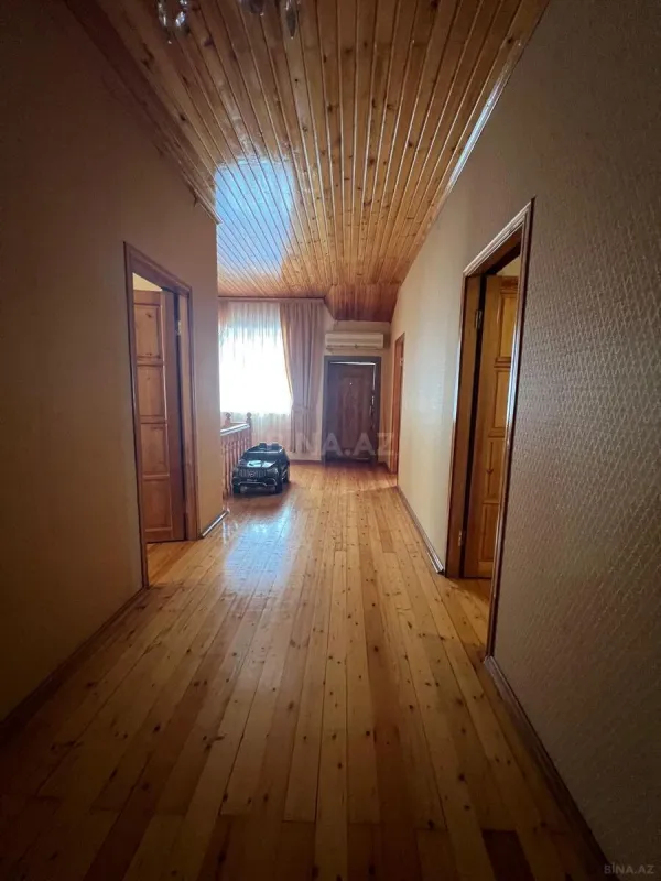 Satılır 7 otaqlı həyət evi 300 m²