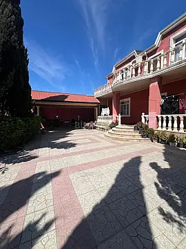Satılır 7 otaqlı həyət evi 300 m²