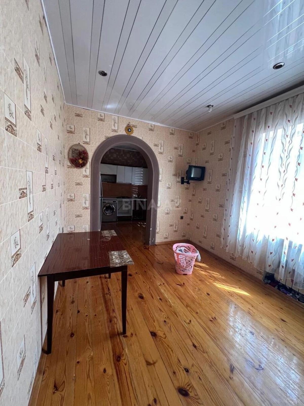 Satılır 7 otaqlı həyət evi 300 m²