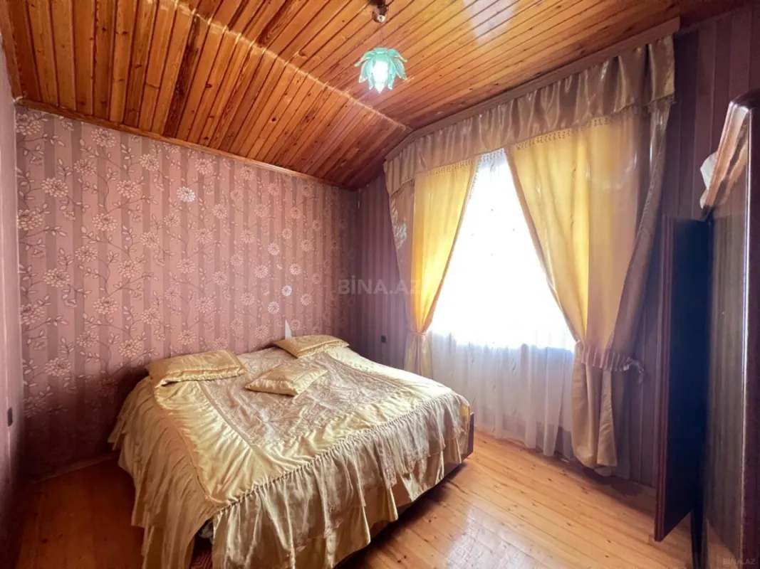 Satılır 7 otaqlı həyət evi 300 m²