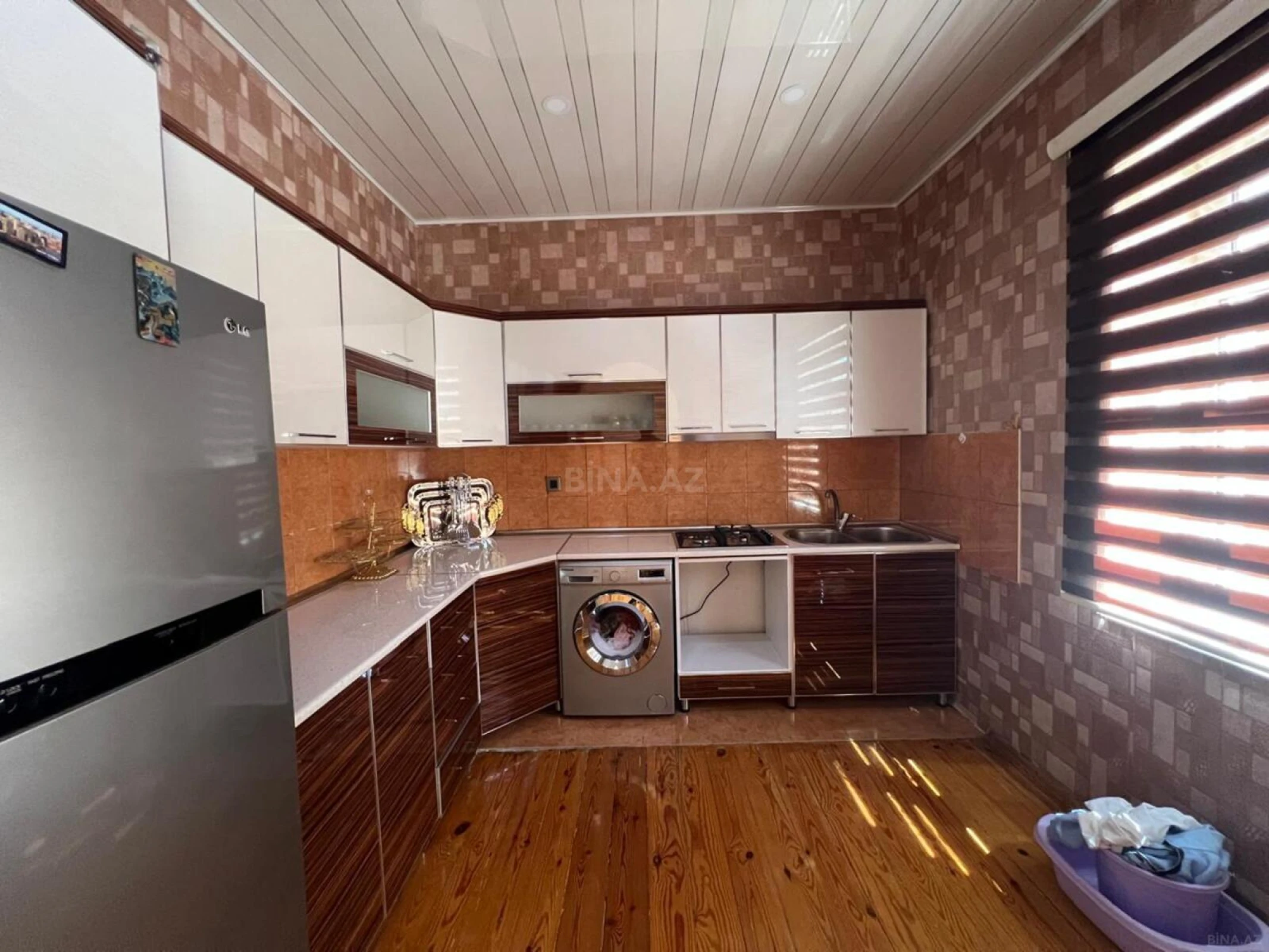 Satılır 7 otaqlı həyət evi 300 m²