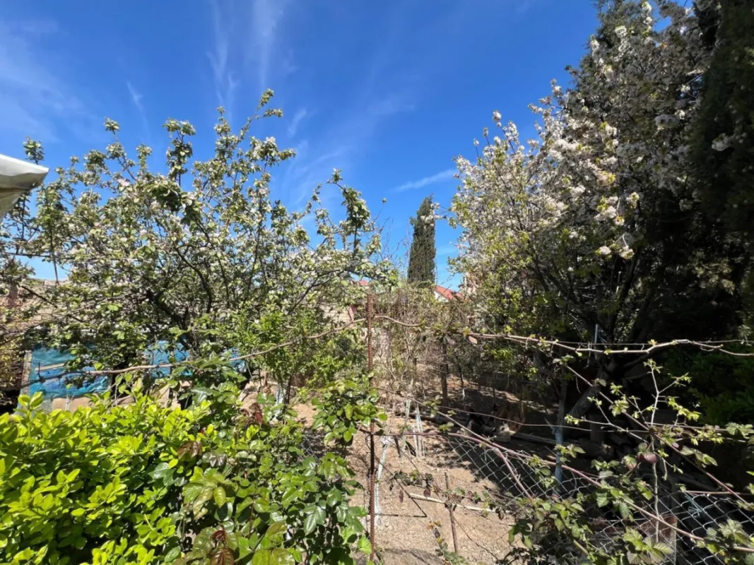 Satılır 7 otaqlı həyət evi 300 m²