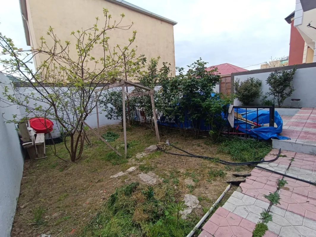 Satılır 4 otaqlı həyət evi 130 m²