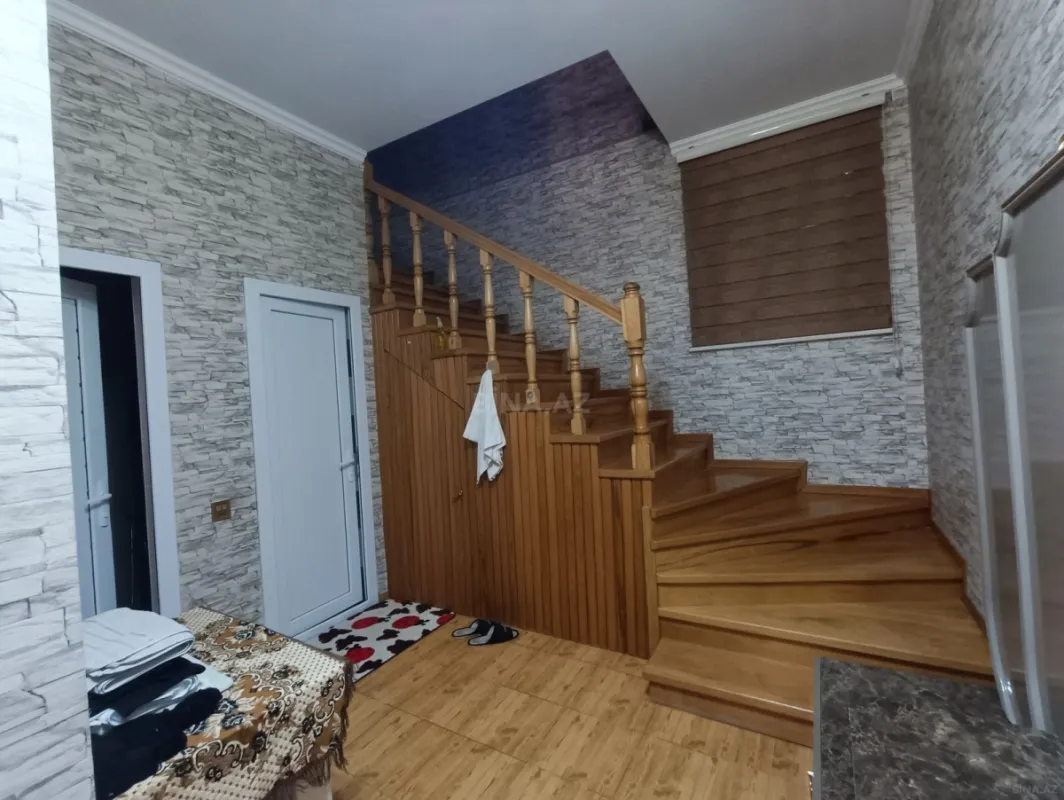 Satılır 4 otaqlı həyət evi 130 m²