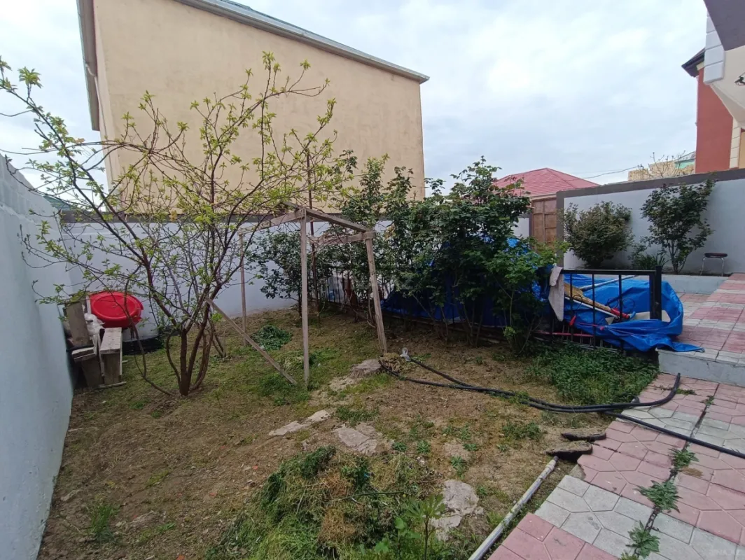 Satılır 4 otaqlı həyət evi 130 m²