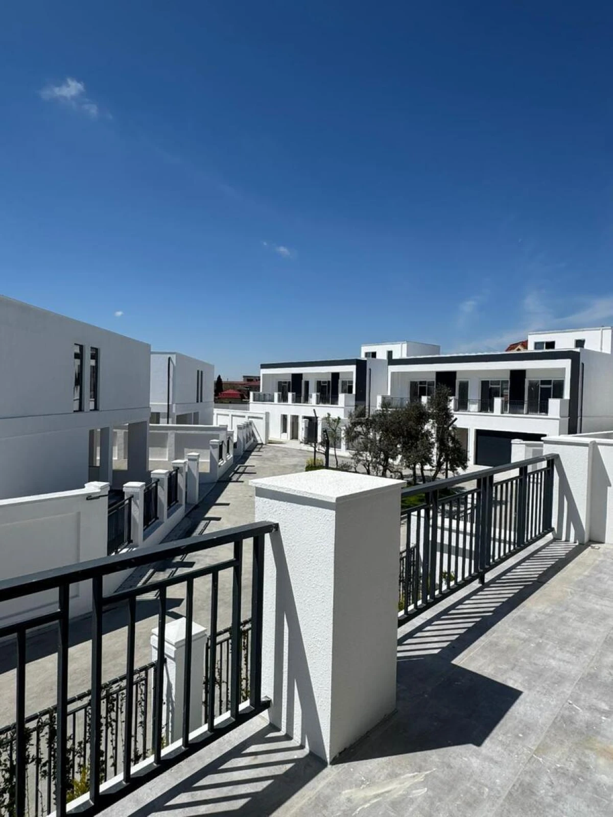 Satılır 5 otaqlı həyət evi 198.2 m²