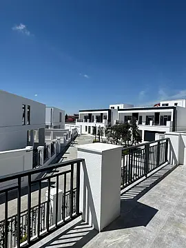 Satılır 5 otaqlı həyət evi 198.2 m²