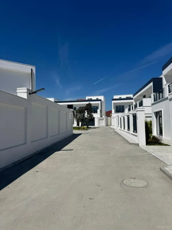 Satılır 5 otaqlı həyət evi 198.2 m²
