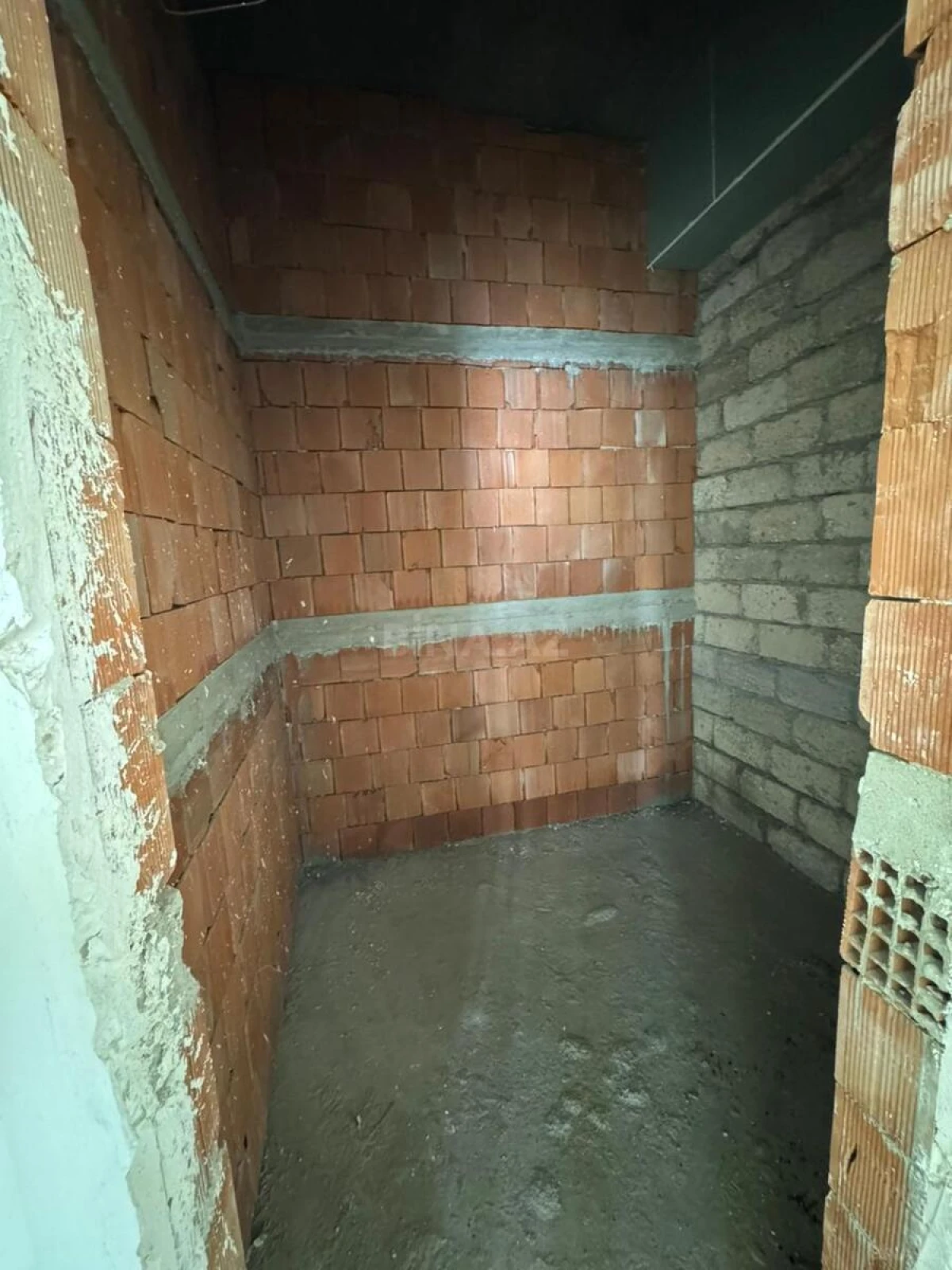 Satılır 5 otaqlı həyət evi 198.2 m²