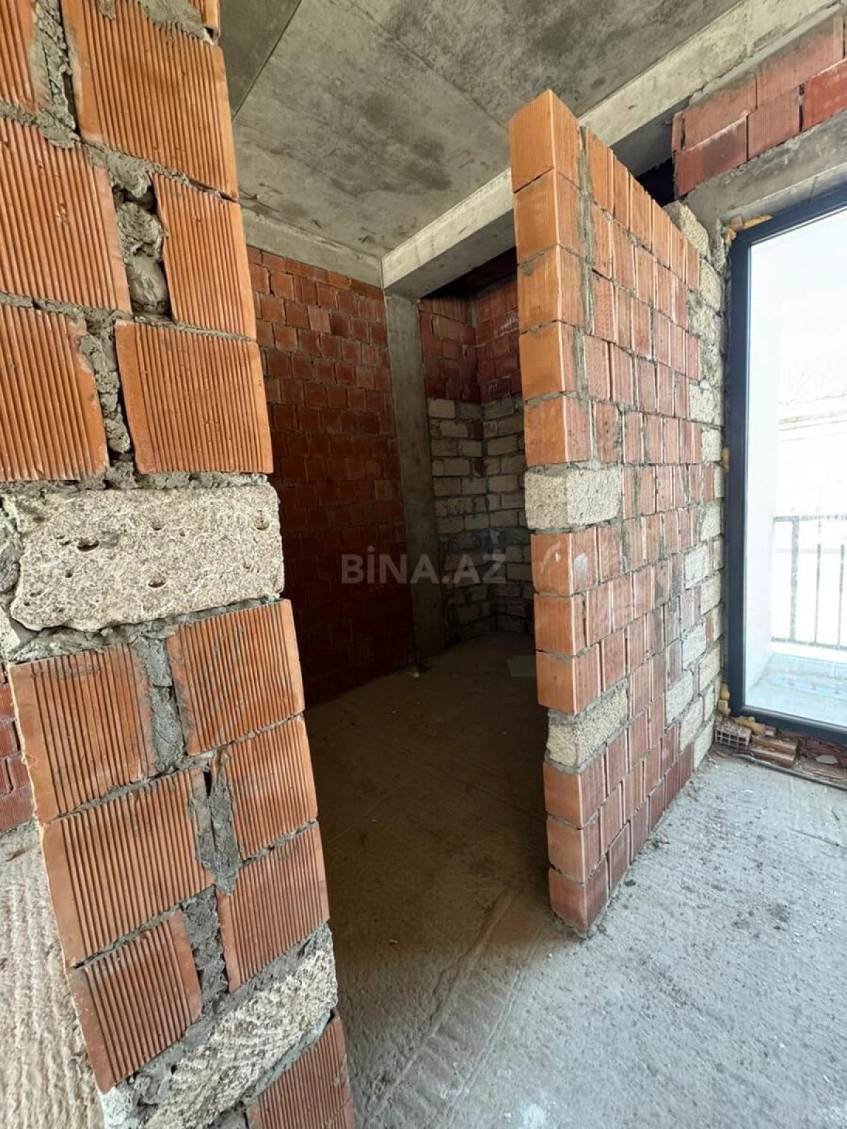 Satılır 5 otaqlı həyət evi 198.2 m²